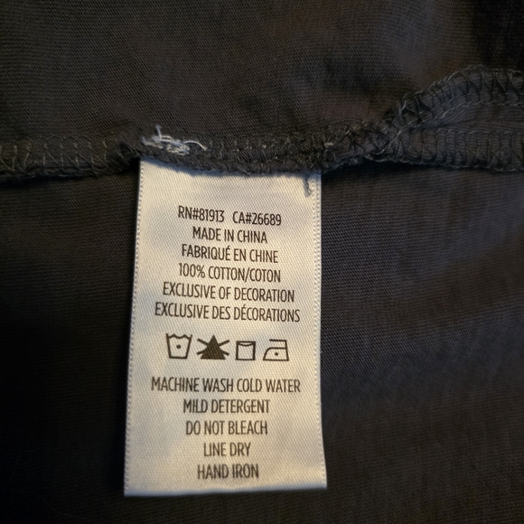 Robert Graham Dark Gray Skull Graphic Tee - Picture 7 of 7